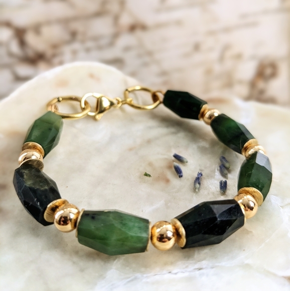 Genuine Green Jade In Gold Beaded Bracelet - Picture 3 of 5